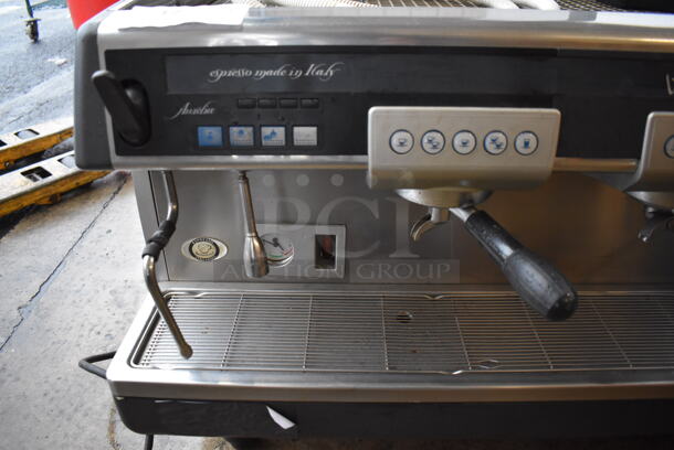 Nuova Simonelli Arcadia Stainless Steel Commercial Countertop 2 Group Espresso Machine / 3 Portafilters and 2 Steam Wands. 208 Volts, 1 Phase. 31x24x24 - Image 4 of 8
