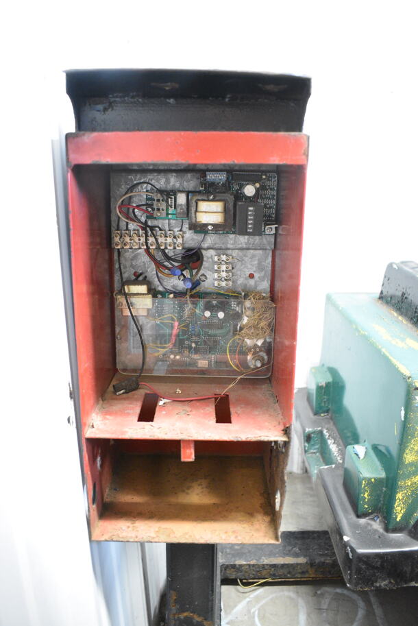 Metal Commercial Coin Operated Electric Powered Car Ride / Amusement Ride. - Image 4 of 8