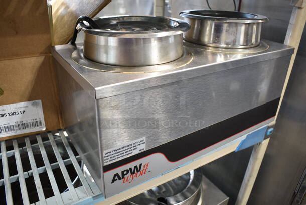 APW Wyott W4-2 Stainless Steel Commercial Countertop 2 Well Food Warmer w/ 2 Drop Ins. 120 Volts, 1 Phase. Tested and Working! - Image 2 of 5
