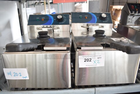 2 BRAND NEW SCRATCH AND DENT! 2023 Hoocoo FRY-10L Stainless Steel Commercial Countertop Electric Powered Fryer w/ Lid and Fry Basket. 120 Volts, 1 Phase. 2 Times Your Bid!