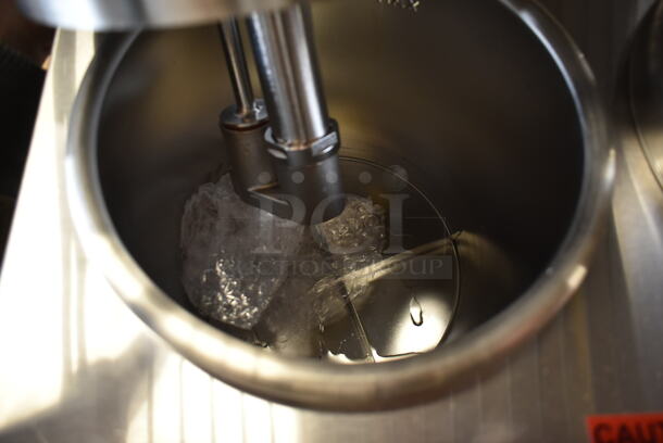 BRAND NEW SCRATCH AND DENT! Carnival King RWS35DBL Stainless Steel Commercial Double 3.5 Qt. Warmer with 2 Pumps. 120 Volts, 1 Phase. Tested and Working! - Image 6 of 6