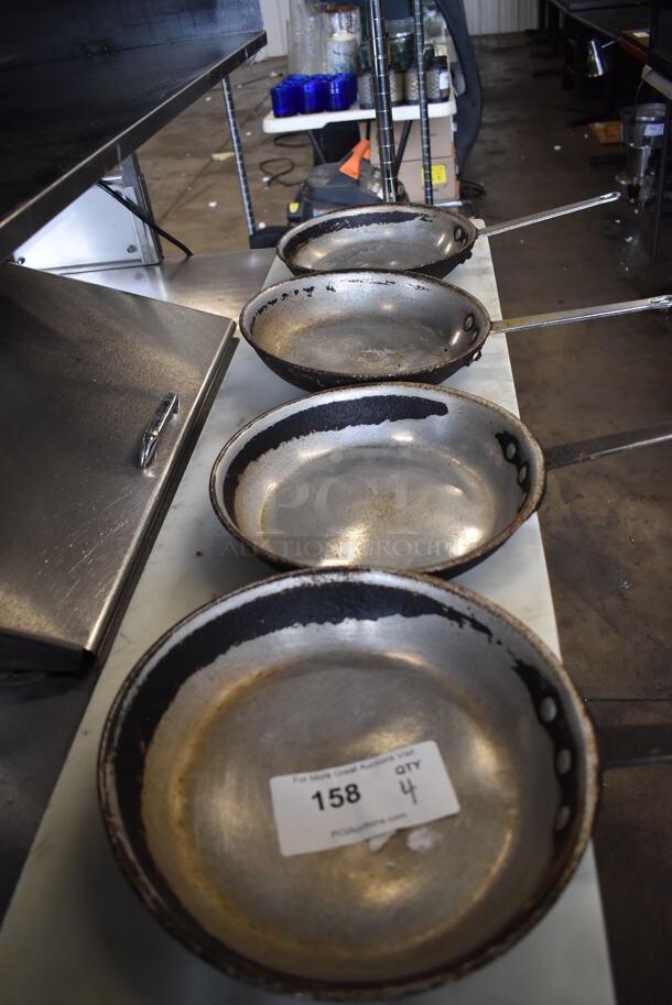 4 Metal Skillets. 18x10.5x2. 4 Times Your Bid! - Image 5 of 6