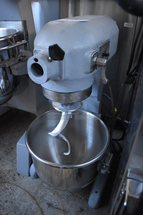 Hobart A-200 Metal Commercial Countertop 20 Quart Planetary Dough Mixer w/ Stainless Steel Mixing Bowl and Dough Hook Attachment. 115 Volts, 1 Phase. 17x21x31. Tested and Working!