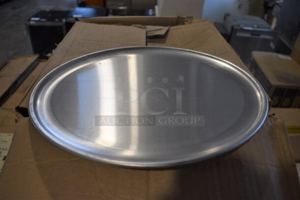 137 BRAND NEW IN BOX! Metal Round Pizza Pans. 13x13. 137 Times Your Bid!