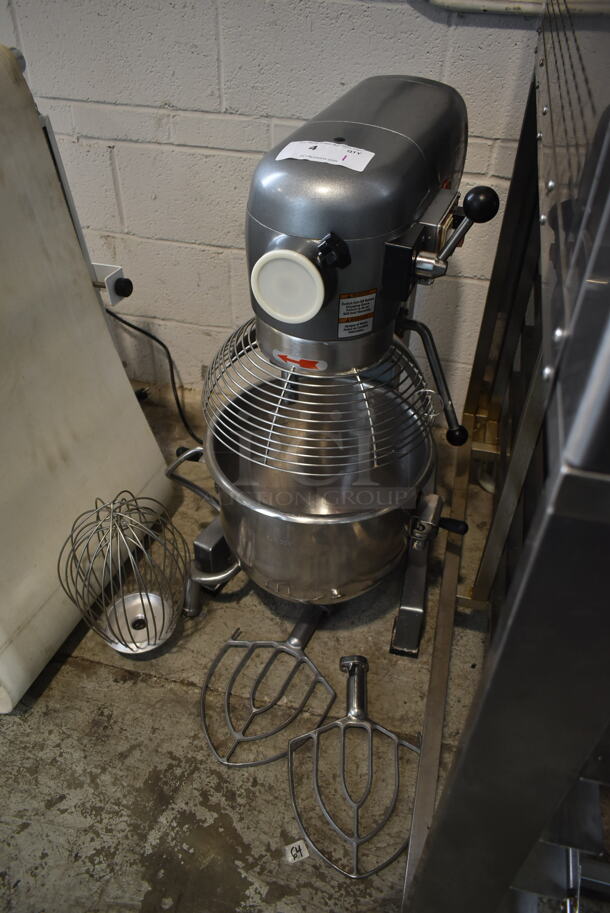 Avantco 177MX20H Metal Commercial Countertop 20 Quart Planetary Dough Mixer w/ Stainless Steel Mixing Bowl, Bowl Guard, Whisk and 2 Paddle Attachments. 120 Volts, 1 Phase. Tested and Working!