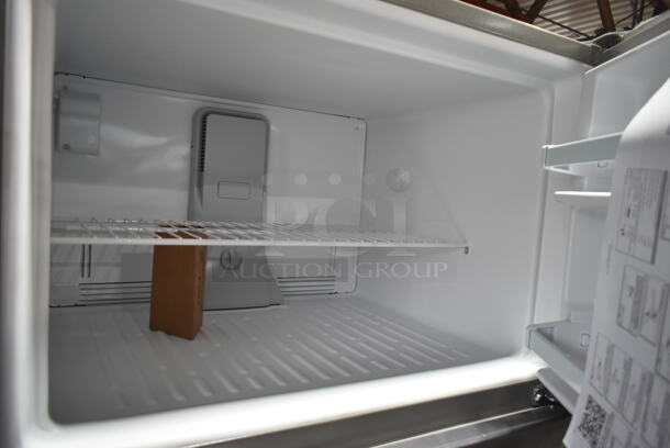 BRAND NEW SCRATCH AND DENT! 2023 Whirlpool WRT311FZDM02 Stainless Steel Cooler Freezer Combo. 115 Volts, 1 Phase. Tested and Working! - Image 3 of 7