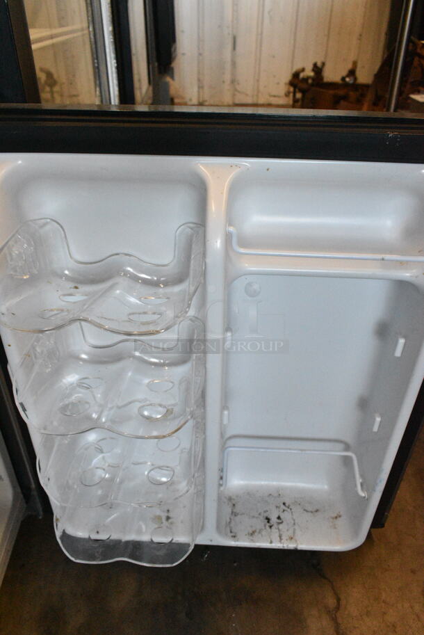 Hisense RT320BASE Mini Cooler and Freezer. 115 Volts, 1 Phase. Tested and Working! - Image 5 of 6