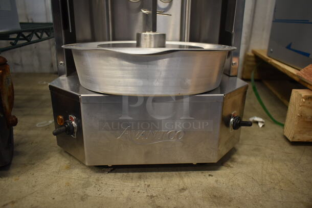 BRAND NEW SCRATCH AND DENT! Avantco 177VBE101A Stainless Steel Commercial Countertop Electric Powered 20 lb. Vertical Broiler. 120 Volts, 1 Phase. Tested and Working! - Image 7 of 8