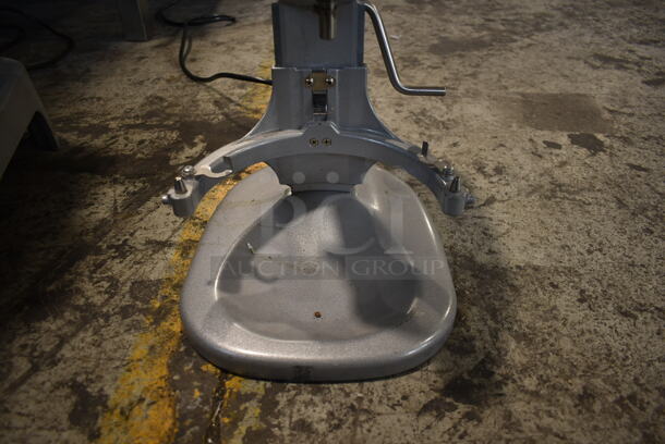Hobart N50 Metal Commercial Countertop 5 Quart Planetary Dough Mixer. 100-120 Volts, 1 Phase. Tested and Working! - Image 3 of 7