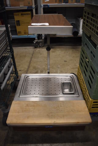 Vollrath 991/5 Metal Commercial Countertop Warming Lamp. 120 Volts, 1 Phase. 24x26x31