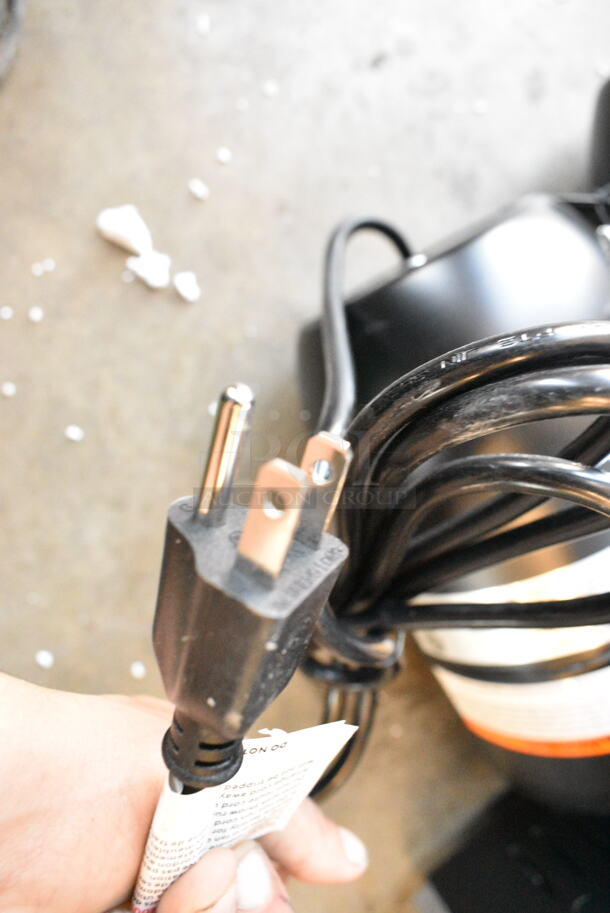 2 BRAND NEW SCRATCH AND DENT! Boltic VF-30PBCO 3-Speed Oscillating Pedestal Fan Motor. 120 Volts, 1 Phase. 2 Times Your Bid!  - Image 5 of 6