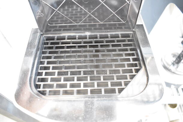 BRAND NEW SCRATCH AND DENT! 2023 Crosson CB-GD2 Stainless Steel Countertop Coffee Machine w/ Coffee Pot and Metal Brew Basket. 120 Volts 1 Phase.  - Image 5 of 8