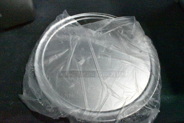 BRAND NEW SCRATCH AND DENT! Lot of 12 Various Items Including Stainless Steel 1/6 Size Drop In Bins, 9223912C Vollrath / Lincoln 3912C Optio 13 3/16" Cover, Round Baking Pans. - Image 4 of 5