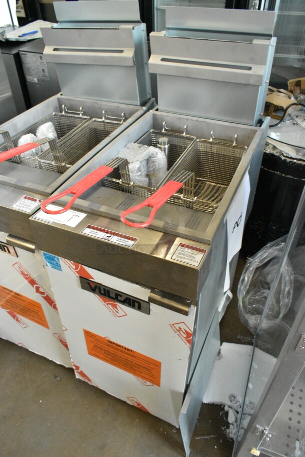 BRAND NEW SCRATCH AND DENT! Vulcan 1VEG50M-1 Veg Series Stainless Steel Floor Style 45-50 lb. Natural Gas Powered Fryer w/ 2 Metal Fry Baskets. 85,000 BTU - Image 3 of 8