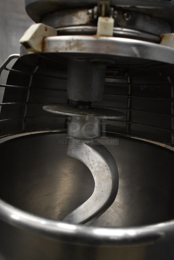 Hobart D300 Metal Commercial Floor Style 30 Quart Planetary Dough Mixer w/ Stainless Steel Mixing Bowl, Bowl Guard, Dough Hook, Paddle and Whisk Attachments. 115 Volts, 1 Phase. Tested and Working! - Image 8 of 10