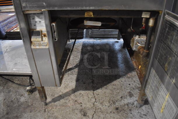 Hobart HDF155G Stainless Steel Commercial Floor Style Natural Gas Powered Donut Fryer w/ Dough Dropper Arm. 80,000 BTU. 27.5x40x67 - Image 6 of 8