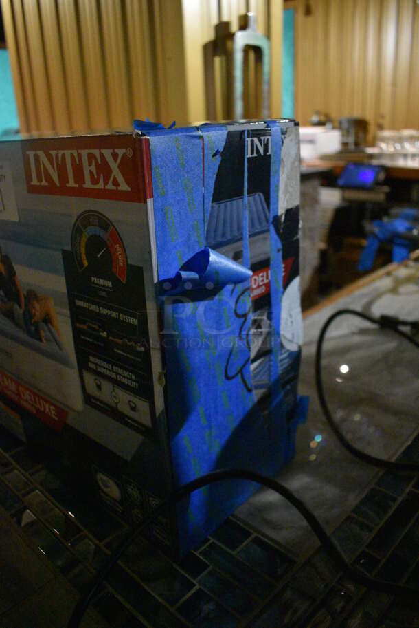 IN ORIGINAL BOX! Intex Full Size Inflatable Mattress. (bar) - Image 5 of 5
