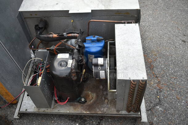 2 Polar Pak SELF CONTAINED Walk In Boxes; 8'x6' Cooler and 8'x6' Freezer. Comes w/ Kolpak PC050T2 115 Volt Evaporator, Copeland ASE35C4-CAA-901 115 Volt, 1 Phase Compressor, Kolpak PF199T3 208-240 Volt, 1 Phase Evaporator and Tecumseh AW459EH-411-J7 208-230 Volt, 1 Phase Compressor. 2 Times Your Bid! - Image 5 of 12