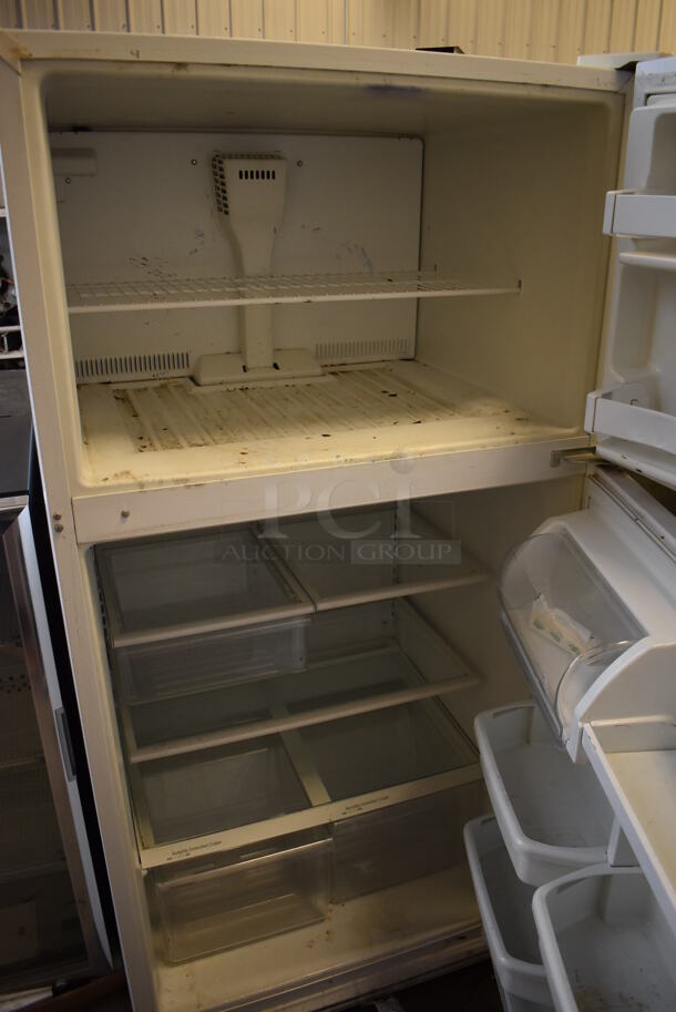 Whirlpool ET1MHKXMQ04 Metal Cooler Freezer Combo Unit. 115 Volts, 1 Phase. 33x30x66. Tested and Working! - Image 6 of 7