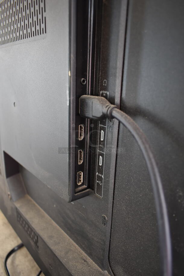 Toshiba 43L310U 43" Television. Buyer Must Pick Up - We Will Not Ship This Item. Tested and Working! - Image 6 of 7