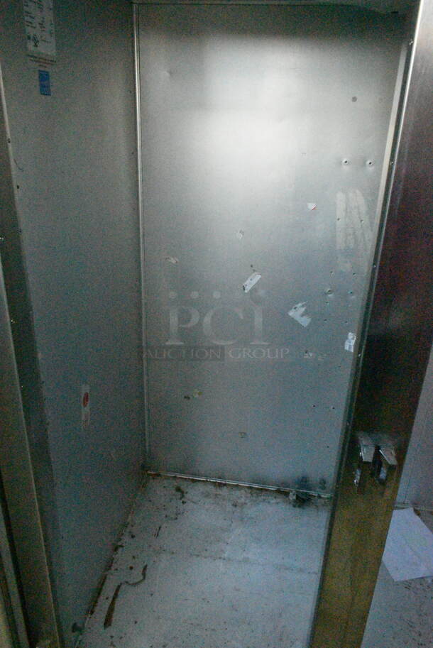 Traulsen G31010JC ENERGY STAR Stainless Steel Commercial 3 Door Reach In Freezer on Commercial Casters. 115 Volts, 1 Phase. Tested and Powers On But Does Not Get Cold - Image 6 of 7