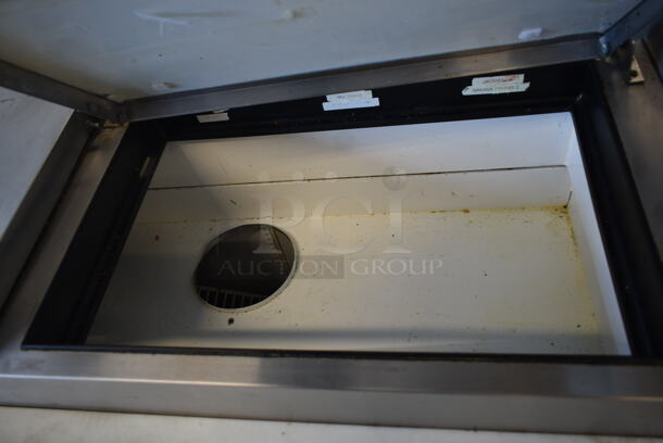 True TPP-93 Stainless Steel Commercial Pizza Prep Table. 115 Volts, 1 Phase. Tested and Working! - Image 7 of 10