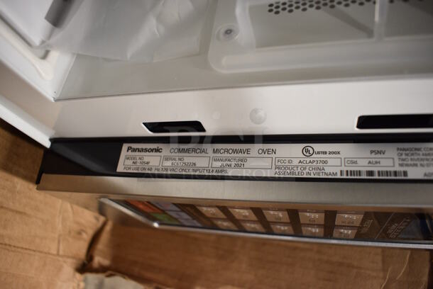 BRAND NEW! 2021 Panasonic Model NE-1054F Metal Countertop Microwave Oven w/ Plate. 120 Volts, 1 Phase. 20x13x12 - Image 5 of 5