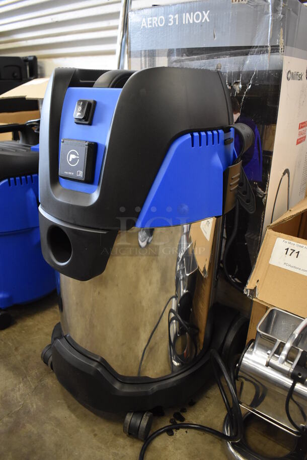 BRAND NEW IN BOX! Nilfisk AERO 31-21 PC INOX US Poly Blue and Black Shop Vac Vacuum Cleaner. 120 Volts, 1 Phase. 16x15x26. Tested and Working! - Image 5 of 9