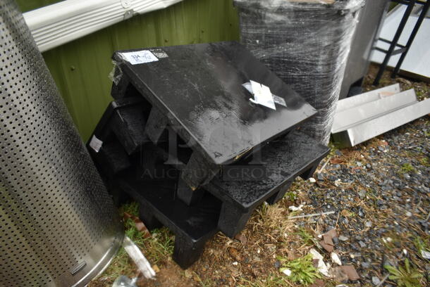 4 BRAND NEW SCRATCH AND DENT! Black Poly Dunnage Racks. 4 Times Your Bid! - Image 3 of 3