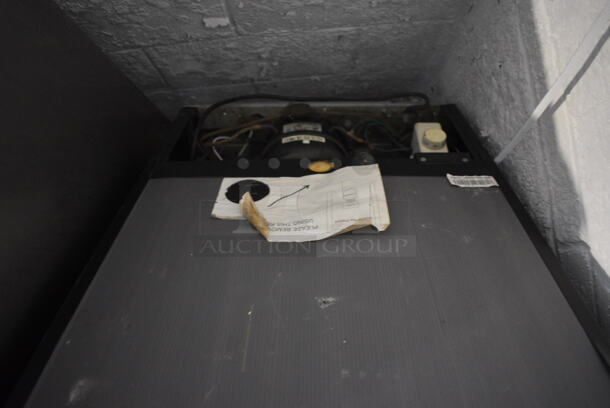 SPT Mini Cooler. 20x21x34. Tested and Does Not Power On - Image 6 of 6