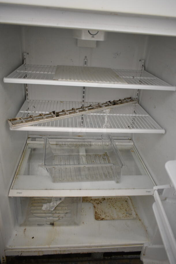 Whirlpool ET1WTKXKQ05 Metal Cooler Freezer Combo Unit. 115 Volts, 1 Phase. Tested and Does Not Power On
 - Image 4 of 6