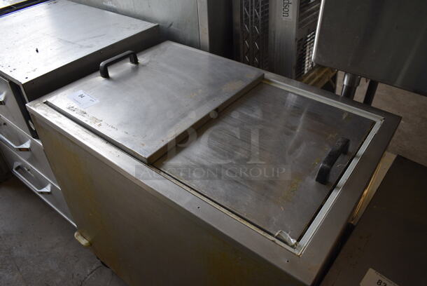 Silver King Model SKMWF34 Stainless Steel Commercial Chest Freezer w/ Sliding Lids on Commercial Casters. 115 Volts, 1 Phase. 34.5x23.5x34. Tested and Working! - Image 3 of 7