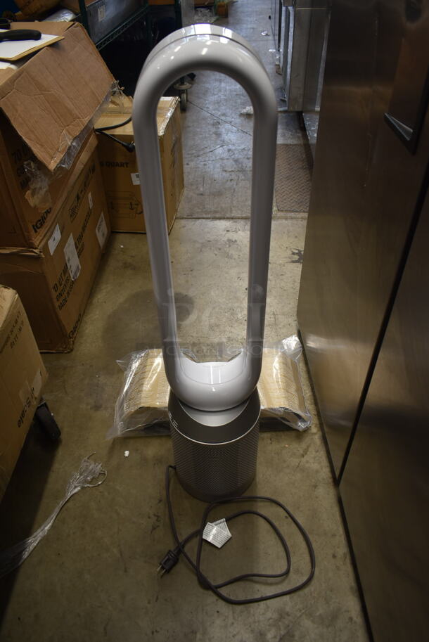 LIKE NEW! Dyson Purifier Cool TP07 369803-01 White / Silver Purifying Fan. 120 Volts, 1 Phase. Unit Has Only Been Used a Few Times! Tested and Working! - Image 9 of 12