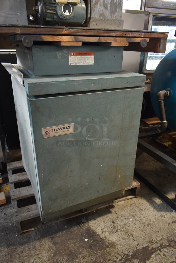 Black & Decker R 1450 Radial Arm Saw on Stand. Tested and Working! - Image 5 of 10