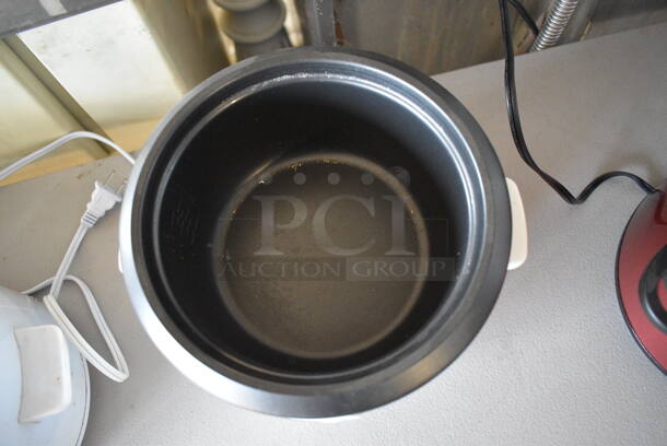 Aroma Model ARC-363NG Metal Countertop Rice Cooker. 120 Volts, 1 Phase. 9x8.5x8.5. Tested and Working! - Image 3 of 4