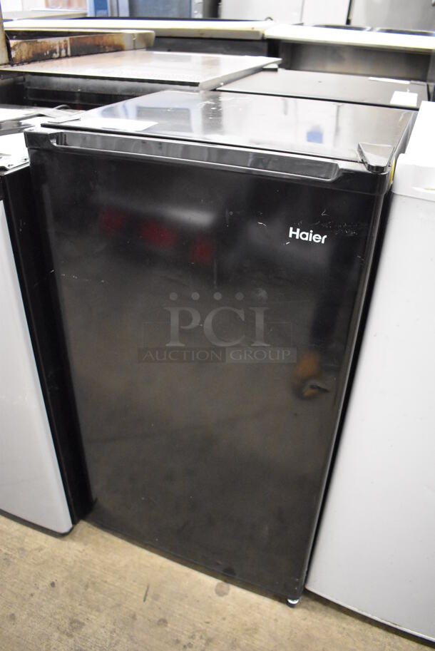 Haier HC33SW20RB Metal Mini Cooler. 115 Volts, 1 Phase. 18.5x17.5x33.5. Tested and Working! - Image 2 of 6