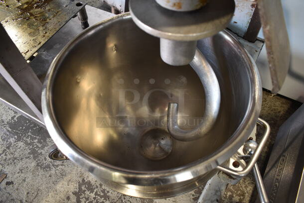 Globe SP 30 Metal Commercial Floor Style 30 Quart Planetary Dough Mixer w/ Metal Mixing Bowl, Dough Hook and Pelican Head Attachment. 115 Volts, 1 Phase. Tested and Does Not Power On - Image 9 of 11