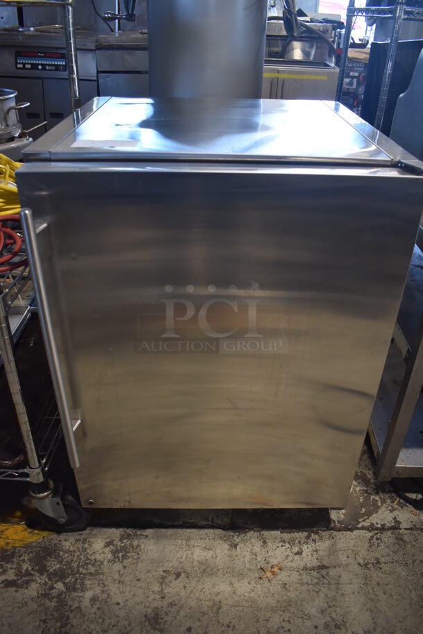 2016 True TUR-24-R-SS-B Stainless Steel Commercial Single Door Undercounter Cooler. 115 Volts, 1 Phase. 24x24x34. Tested and Does Not Power On - Image 1 of 6