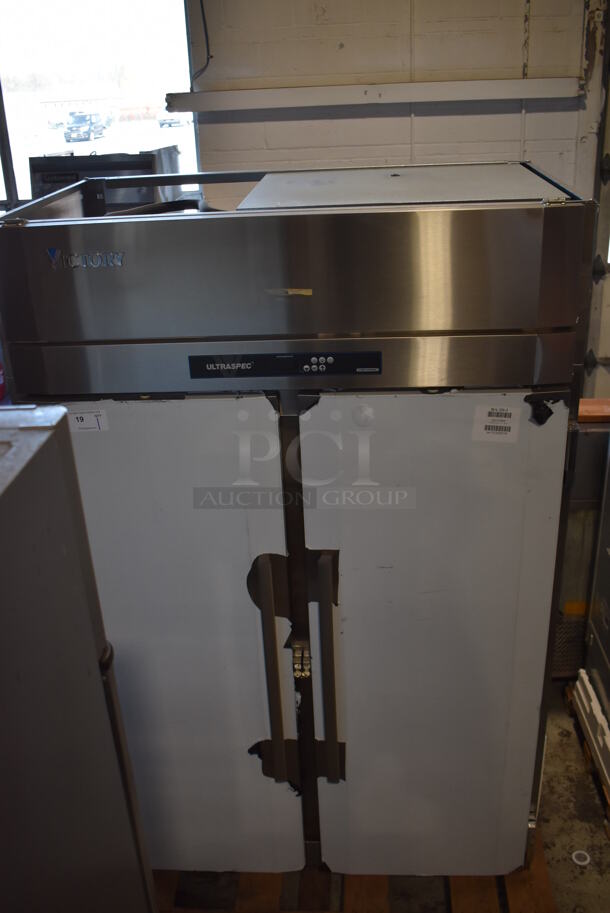 LIKE NEW! 2012 Victory RA-2D-S1 Stainless Steel Commercial 2 Door Reach In Cooler. 115 Volts, 1 Phase. Unit Has Only Been Used a Few Times! Tested and Working! - Image 2 of 6