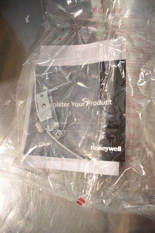 BRAND NEW SCRATCH AND DENT! Honeywell HDS18SS Stainless Steel Undercounter Dishwasher. 120 Volts, 1 Phase. - Image 9 of 12