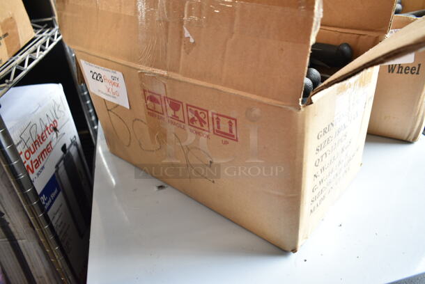 60 SHARPENED Stainless Steel Knives Including Fillet Knives. 60 Times Your Bid!  - Image 3 of 4