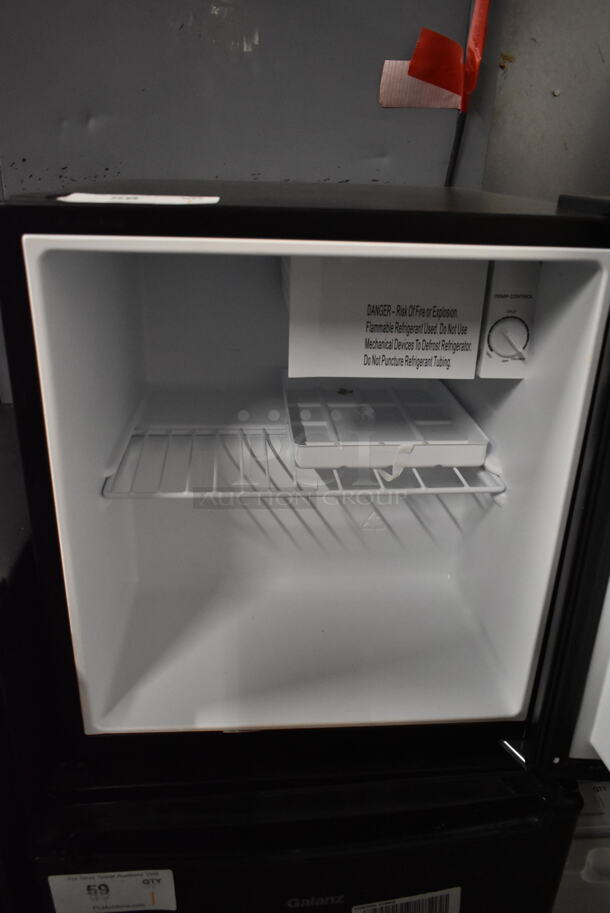 Galanz GL17BK Metal Mini Cooler. 115 Volts, 1 Phase. Tested and Powers On But Does Not Get Cold
 - Image 2 of 5