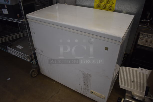GE FCM7SUBWW Metal Commercial Chest Freezer. 115 Volts, 1 Phase. 37x23x33. Tested and Working! - Image 2 of 8