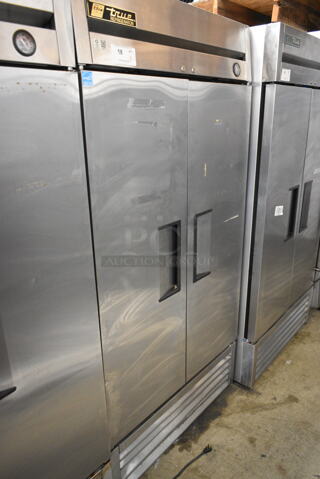 2014 True T-35 Stainless Steel Commercial 2 Door Reach In Cooler w/ Poly Coated Racks. 115 Volts, 1 Phase. Tested and Powers On But Does Not Get Cold