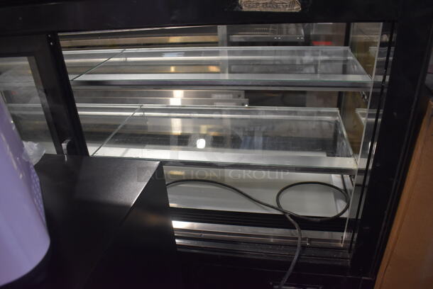 Avantco 193BC60HCB Commercial Floor Style Electric Powered Curved Glass Black Refrigerated Bakery Display Case. 110-120V. Tested And Powers On But Does Not Get Cold - Image 5 of 6