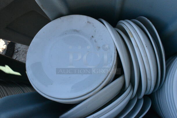 Metro Poly Dish Caddy on Commercial Casters Including Approximately 150 Plates.  - Image 5 of 7