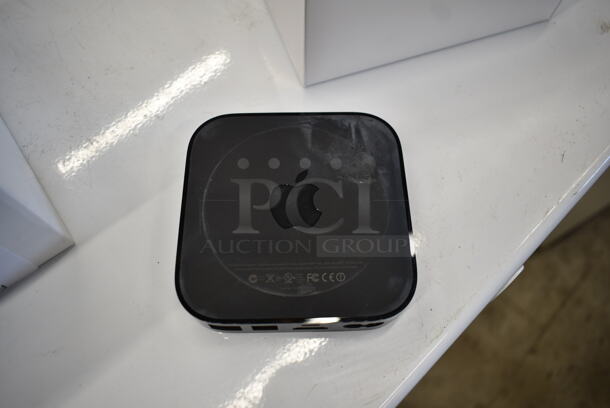 IN ORIGINAL BOX! Apple A1469 Apple TV Box w/ Remote. - Image 5 of 7