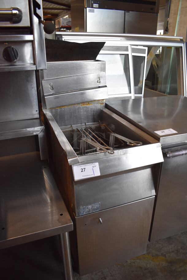 Pitco Frialator Stainless Steel Commercial Propane Gas Powered Deep Fat Fryer w/ 2 Metal Fry Baskets. - Image 2 of 5