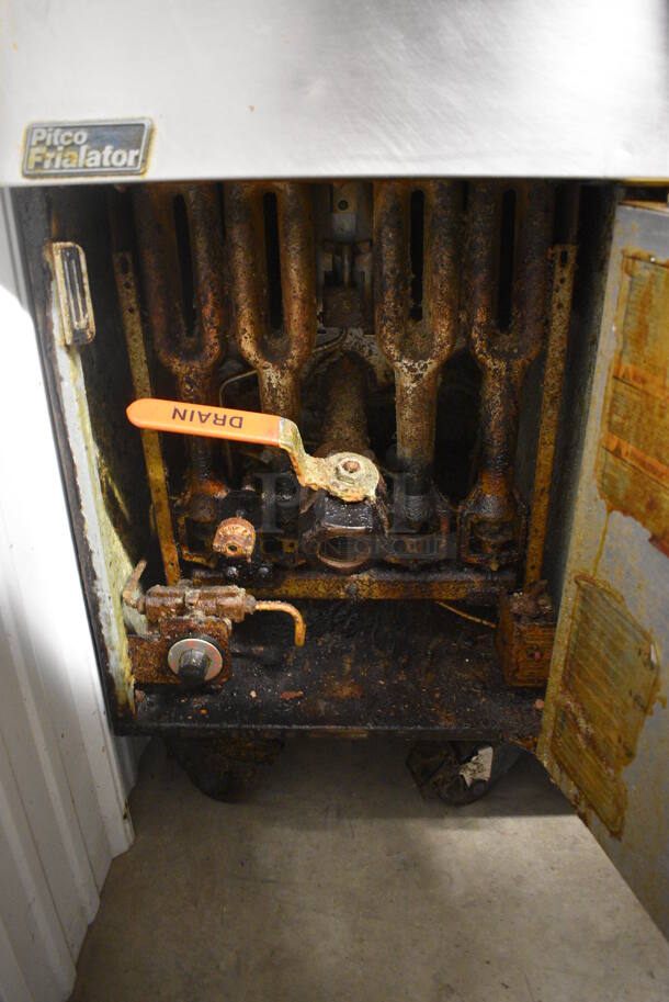 Pitco Frialator Model 14RS Stainless Steel Commercial Floor Style Natural Gas Powered Deep Fat Fryer w/ Right Side Splash Guard and Basket on Commercial Casters. 16x31.5x47 - Image 5 of 7