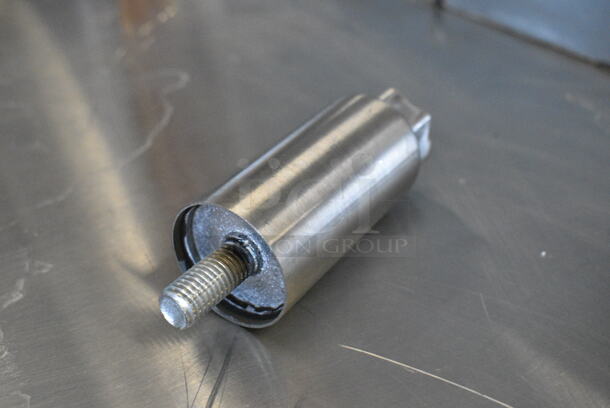 BRAND NEW SCRATCH AND DENT! Avantco 177EG30N Stainless Steel Commercial Countertop Electric Powered Flat Top Griddle. 208/240 Volts, 1 Phase. - Image 7 of 7